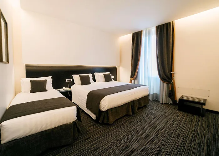 Western Universo Otel