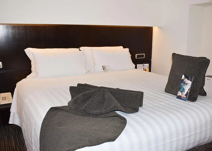 Western Universo Hotel 4*