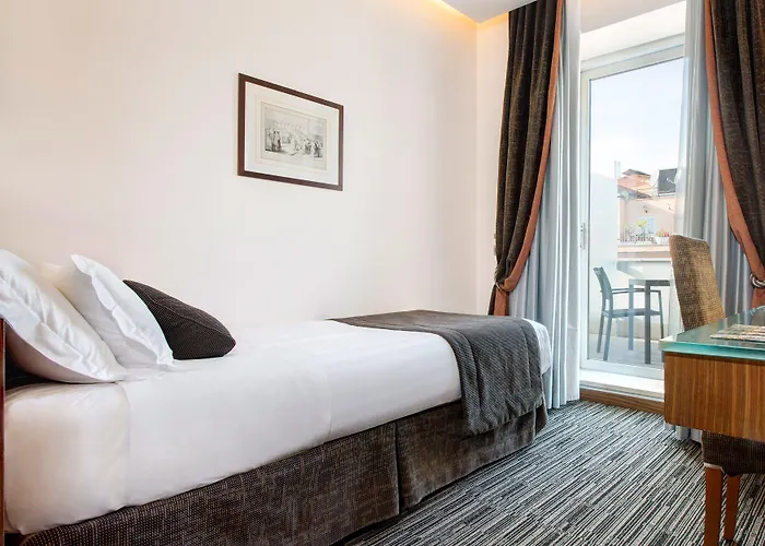 Western Universo Otel 4*