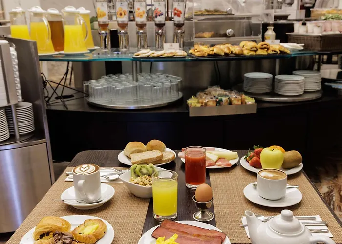 Western Universo Otel 4*