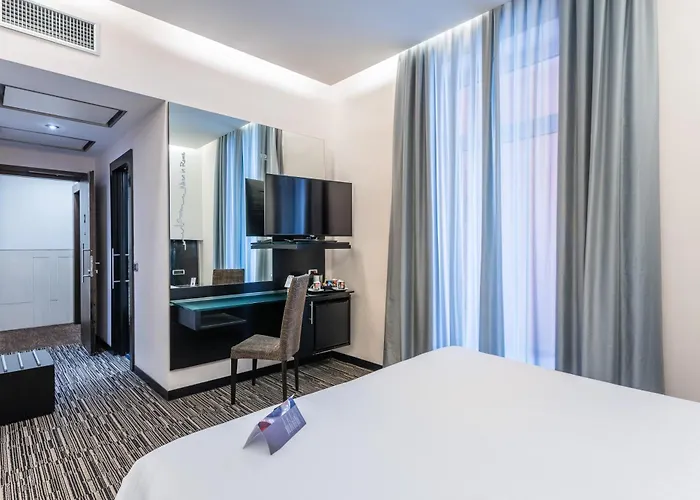 Western Universo Otel 4*