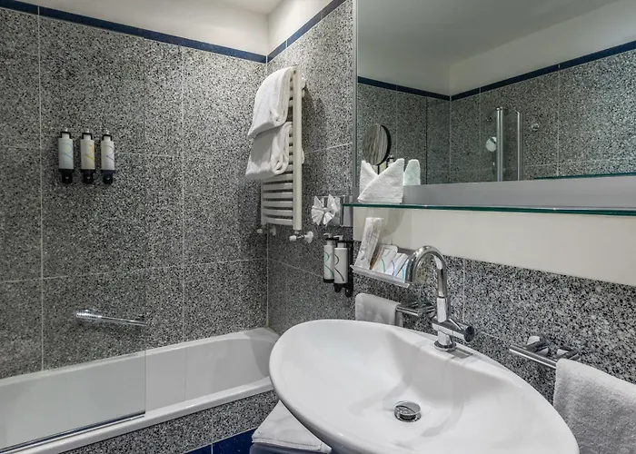 Otel Western Universo 4*