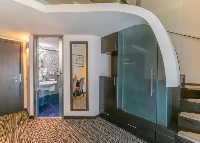 Otel Western Universo 4*